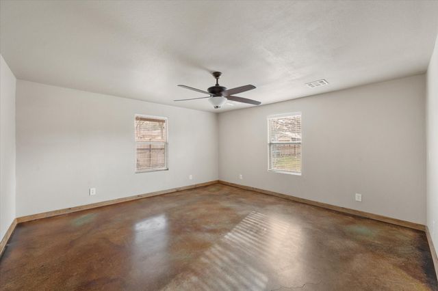 330 Southern Oaks Drive, Streetman, TX 75859