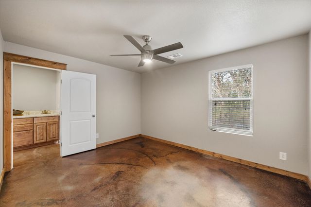 330 Southern Oaks Drive, Streetman, TX 75859