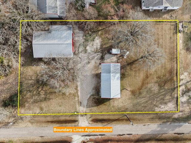 330 Southern Oaks Drive, Streetman, TX 75859