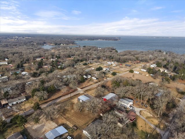 330 Southern Oaks Drive, Streetman, TX 75859