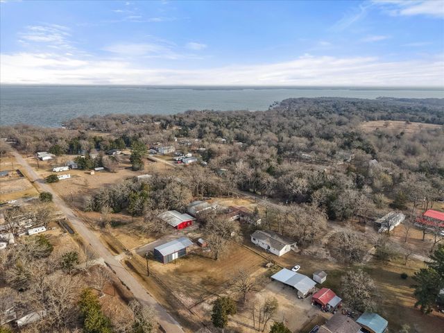 330 Southern Oaks Drive, Streetman, TX 75859