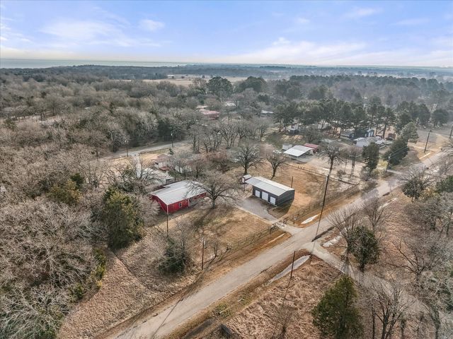 330 Southern Oaks Drive, Streetman, TX 75859