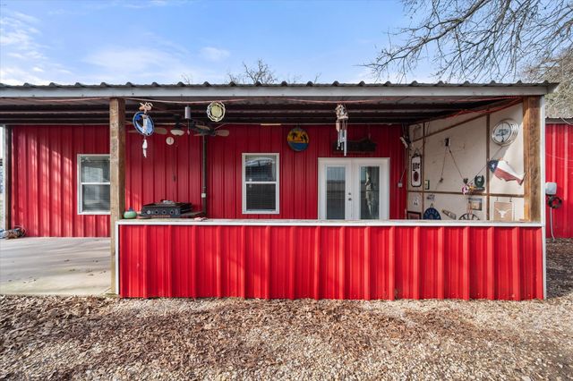 330 Southern Oaks Drive, Streetman, TX 75859