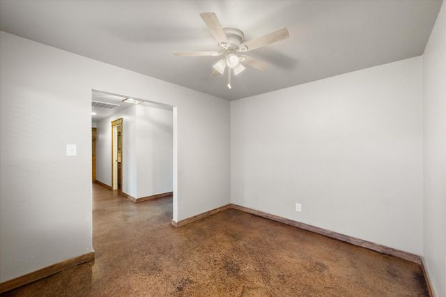 330 Southern Oaks Drive, Streetman, TX 75859