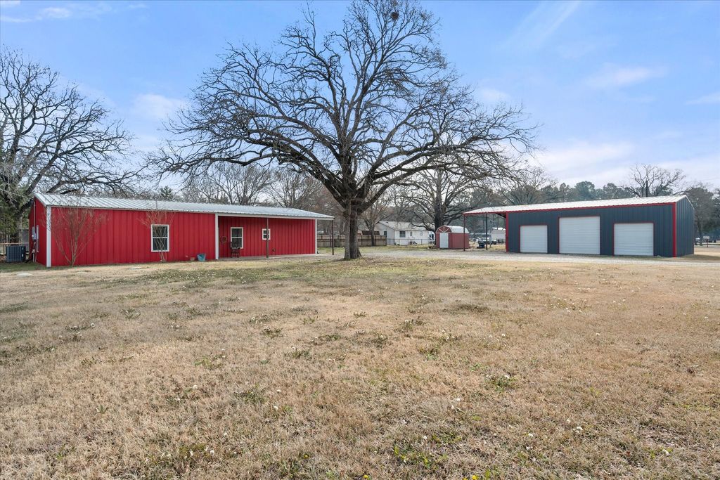 330 Southern Oaks Drive, Streetman, TX 75859