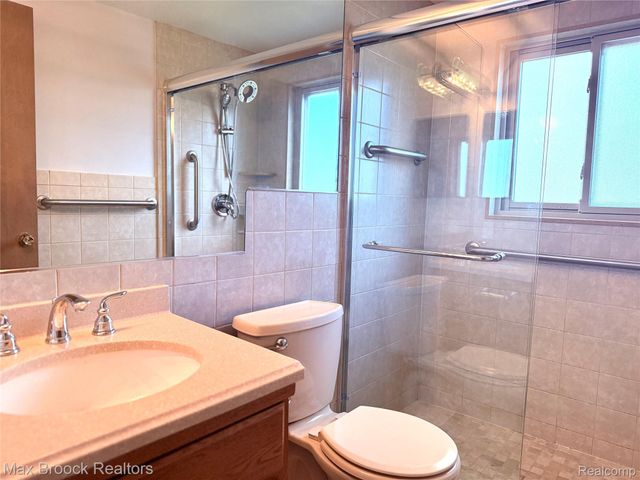 1245 Derby Road 4, Birmingham, MI 48009