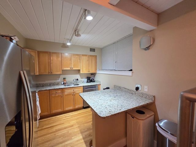 155 Brookline St. 2, Cambridge, MA 02139