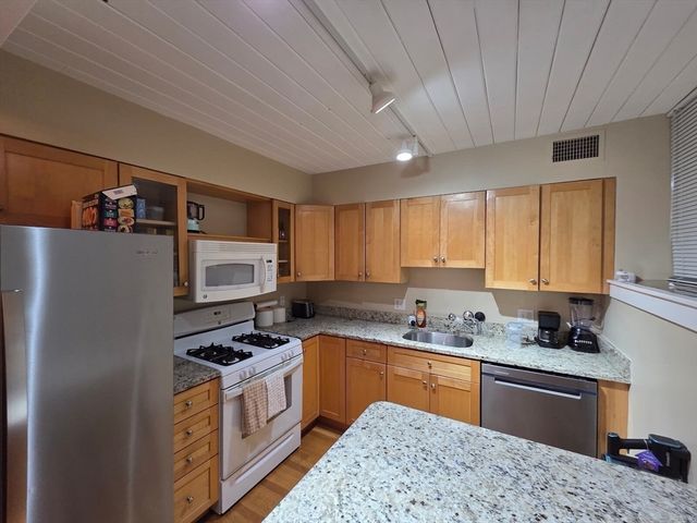 155 Brookline St. 2, Cambridge, MA 02139