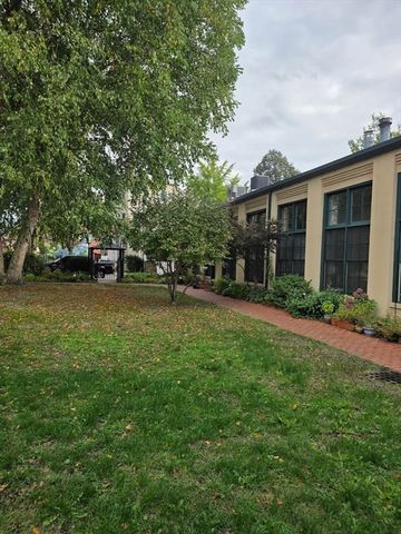 155 Brookline St. 2, Cambridge, MA 02139