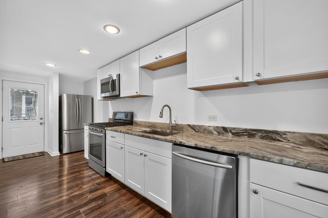 1337 Henry Street CH, Des Plaines, IL 60016