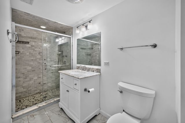 1337 Henry Street CH, Des Plaines, IL 60016