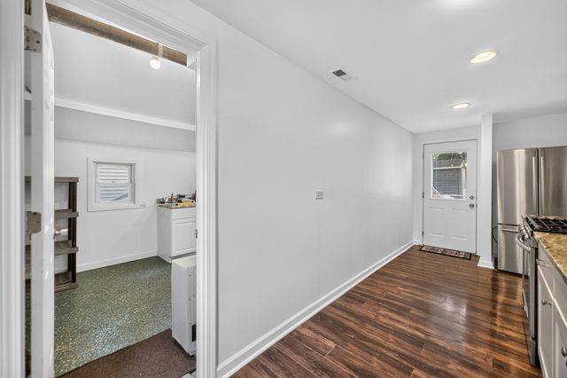 1337 Henry Street CH, Des Plaines, IL 60016