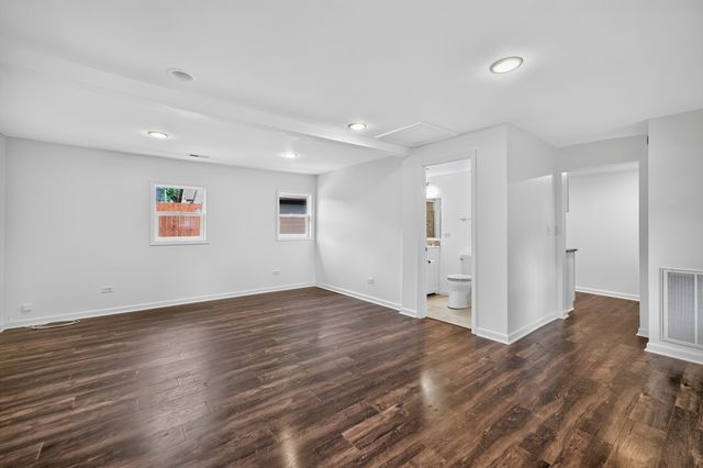 1337 Henry Street CH, Des Plaines, IL 60016