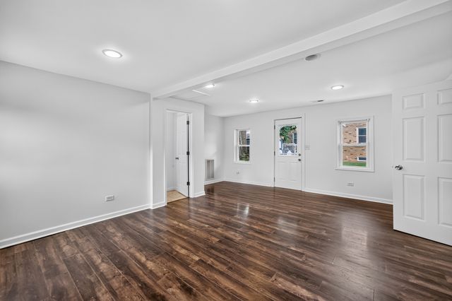 1337 Henry Street CH, Des Plaines, IL 60016