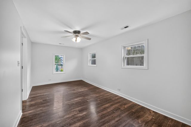 1337 Henry Street CH, Des Plaines, IL 60016