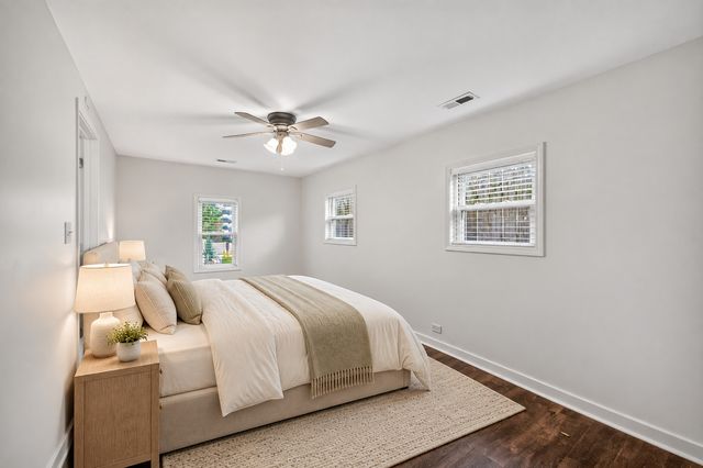 1337 Henry Street CH, Des Plaines, IL 60016