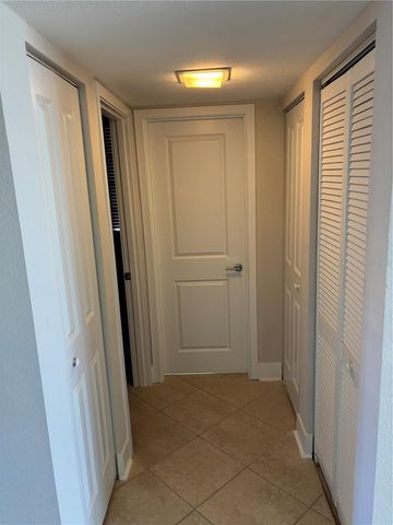 7405 BAY ISLAND DRIVE S 120, South Pasadena, FL 33707