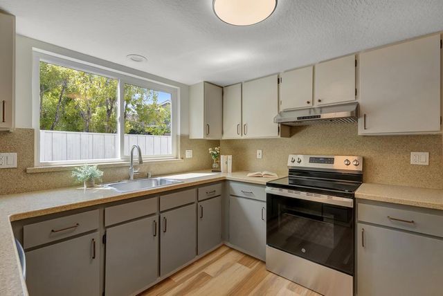 1727 Foster Court, Santa Cruz, CA 95062