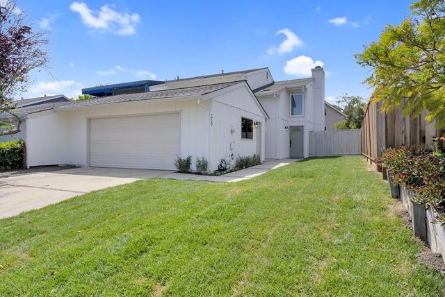 1727 Foster Court, Santa Cruz, CA 95062