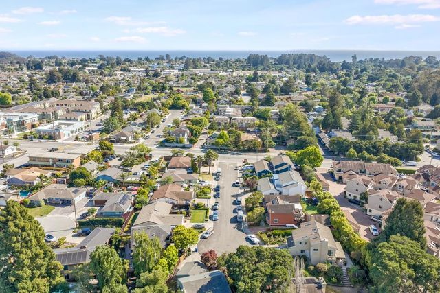 1727 Foster Court, Santa Cruz, CA 95062