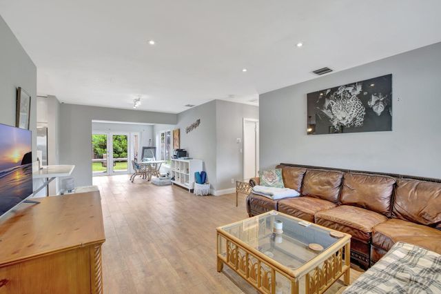 3241 SW 19th Street, Fort Lauderdale, FL 33312