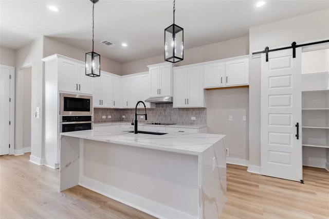 117 Rosebud Ranch RD, Bertram, TX 78605