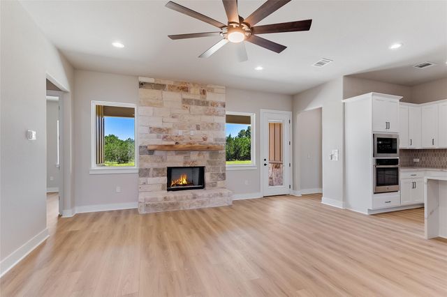 117 Rosebud Ranch RD, Bertram, TX 78605