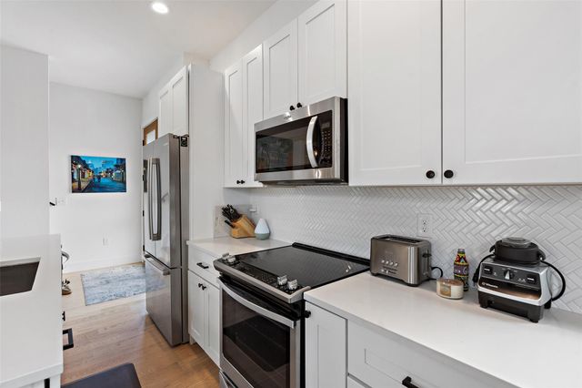 4800 Vinson DR A, Austin, TX 78745