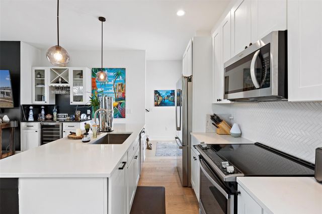 4800 Vinson DR A, Austin, TX 78745