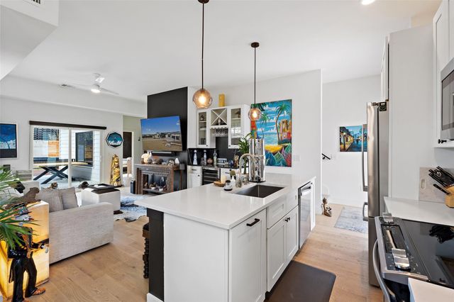 4800 Vinson DR A, Austin, TX 78745