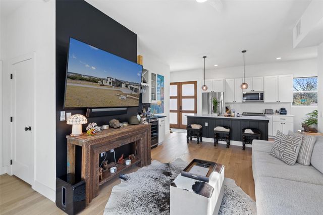 4800 Vinson DR A, Austin, TX 78745