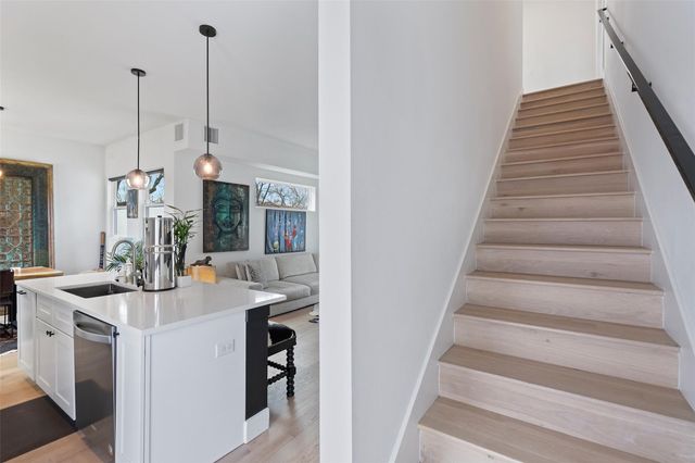 4800 Vinson DR A, Austin, TX 78745