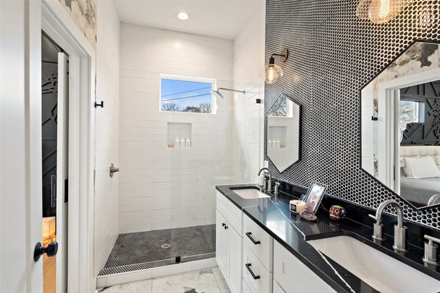 4800 Vinson DR A, Austin, TX 78745