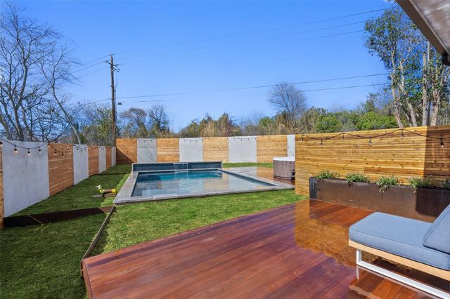 4800 Vinson DR A, Austin, TX 78745
