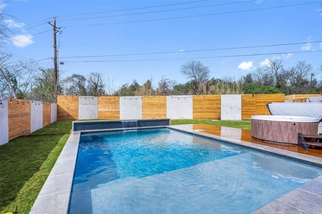 4800 Vinson DR A, Austin, TX 78745