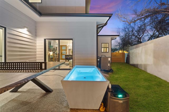 4800 Vinson DR A, Austin, TX 78745