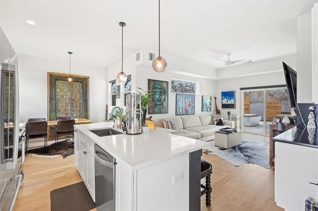4800 Vinson DR A, Austin, TX 78745