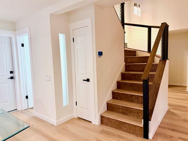 8301 Mendota CV, Austin, TX 78717