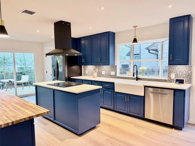 8301 Mendota CV, Austin, TX 78717