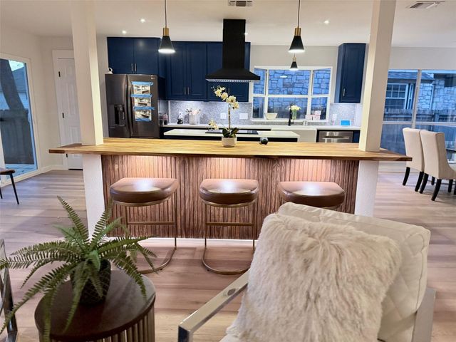 8301 Mendota CV, Austin, TX 78717