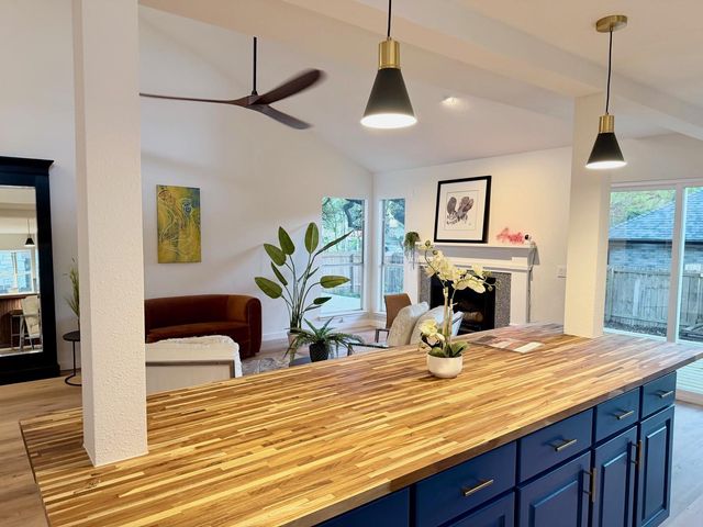 8301 Mendota CV, Austin, TX 78717