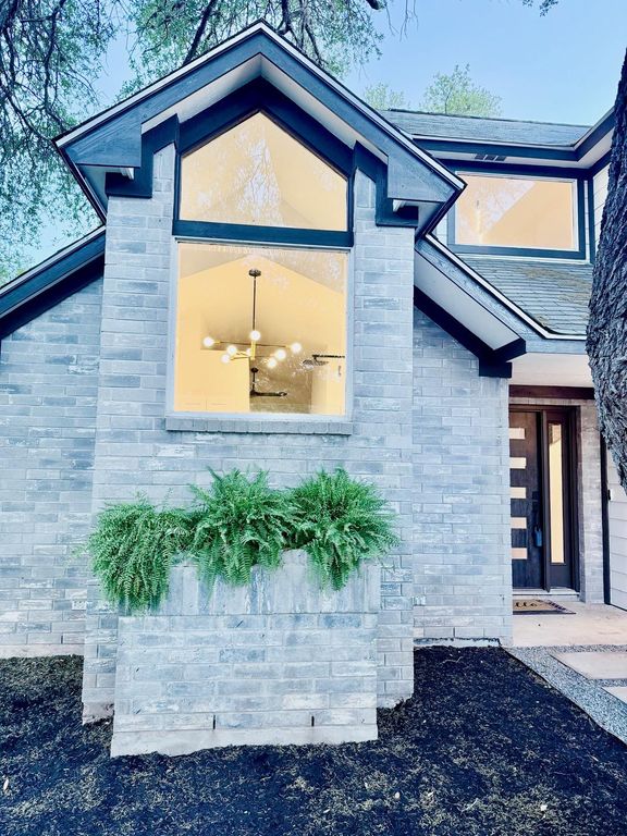 8301 Mendota CV, Austin, TX 78717