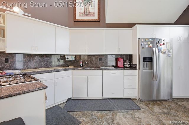 6432 Pinebrook Lane, Burton, MI 48509