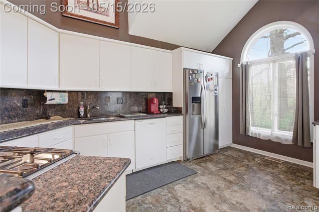 6432 Pinebrook Lane, Burton, MI 48509