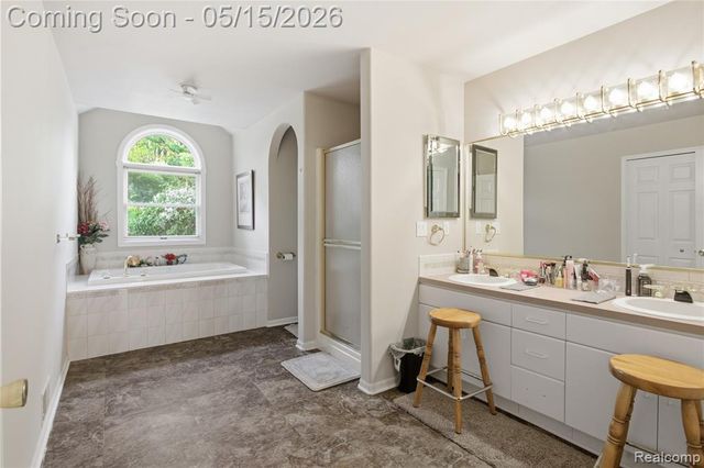 6432 Pinebrook Lane, Burton, MI 48509