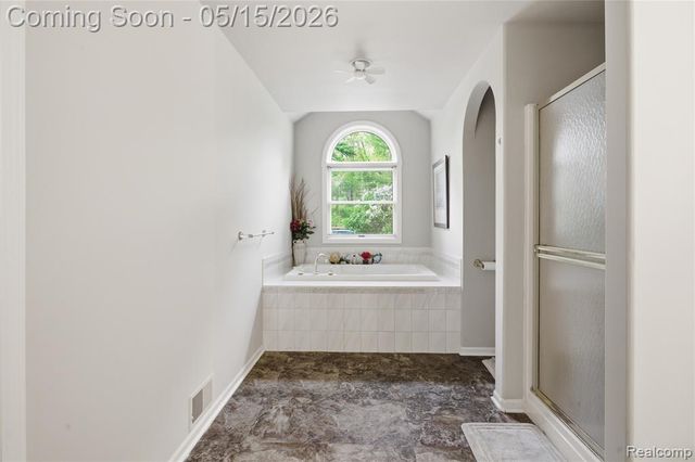 6432 Pinebrook Lane, Burton, MI 48509