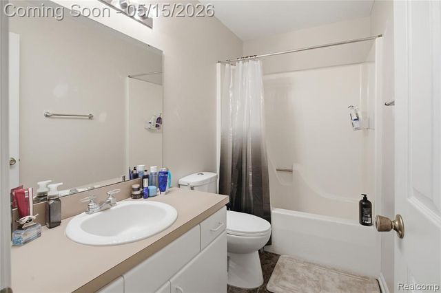 6432 Pinebrook Lane, Burton, MI 48509
