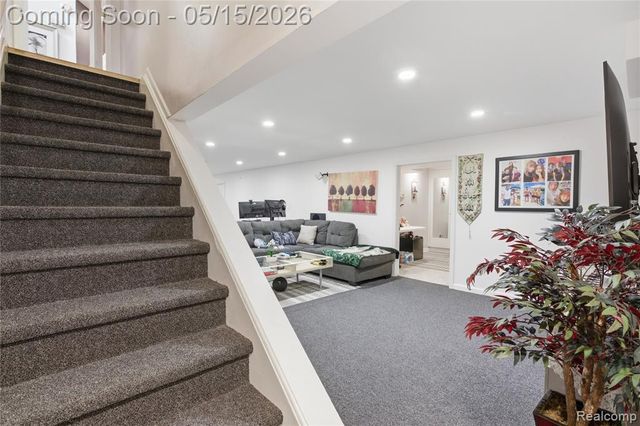 6432 Pinebrook Lane, Burton, MI 48509