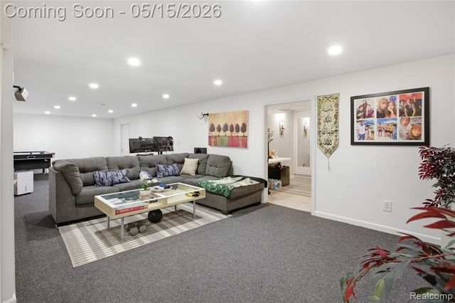 6432 Pinebrook Lane, Burton, MI 48509