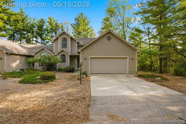 6432 Pinebrook Lane, Burton, MI 48509